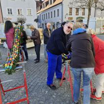 Aufbau Osterbrunnen 2025 @M. Höcht