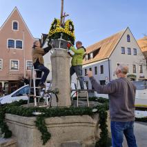 Aufbau Osterbrunnen 2025 @M. Höcht