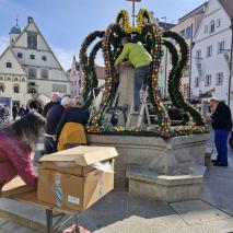 Aufbau Osterbrunnen 2025 @M. Höcht