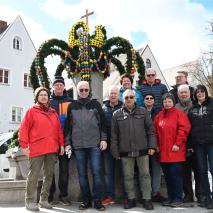 Aufbau Osterbrunnen 2023   @B. Czichon